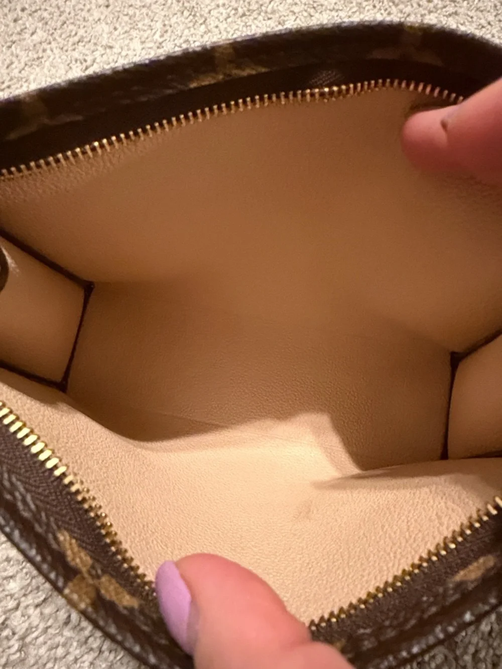 Louis Vuitton Monogram toiletry pouch 19 - Picture 8 of 10